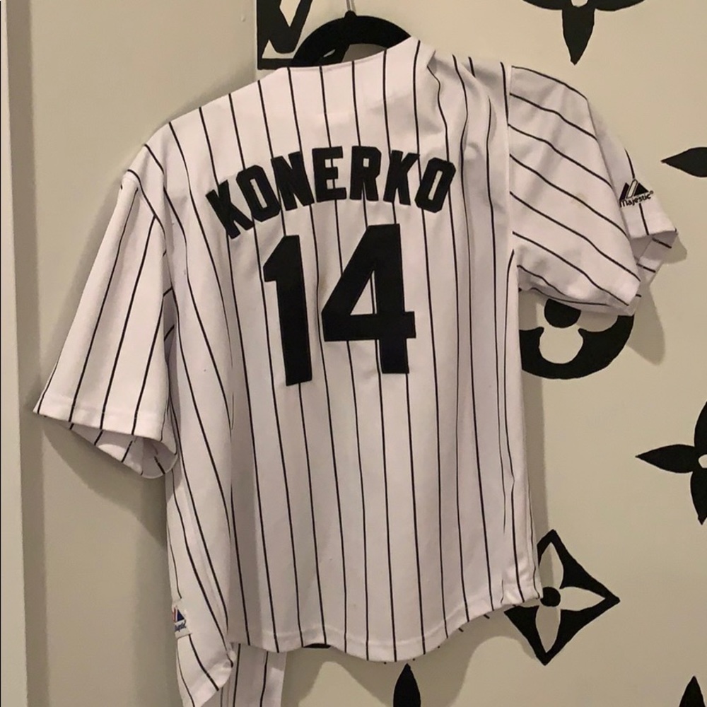 white sox’s button jersey